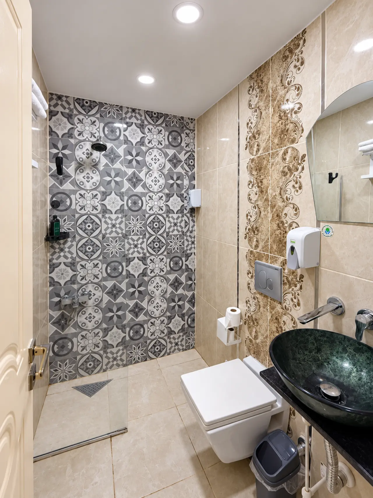 Bakırköy Otel — banyo detayı